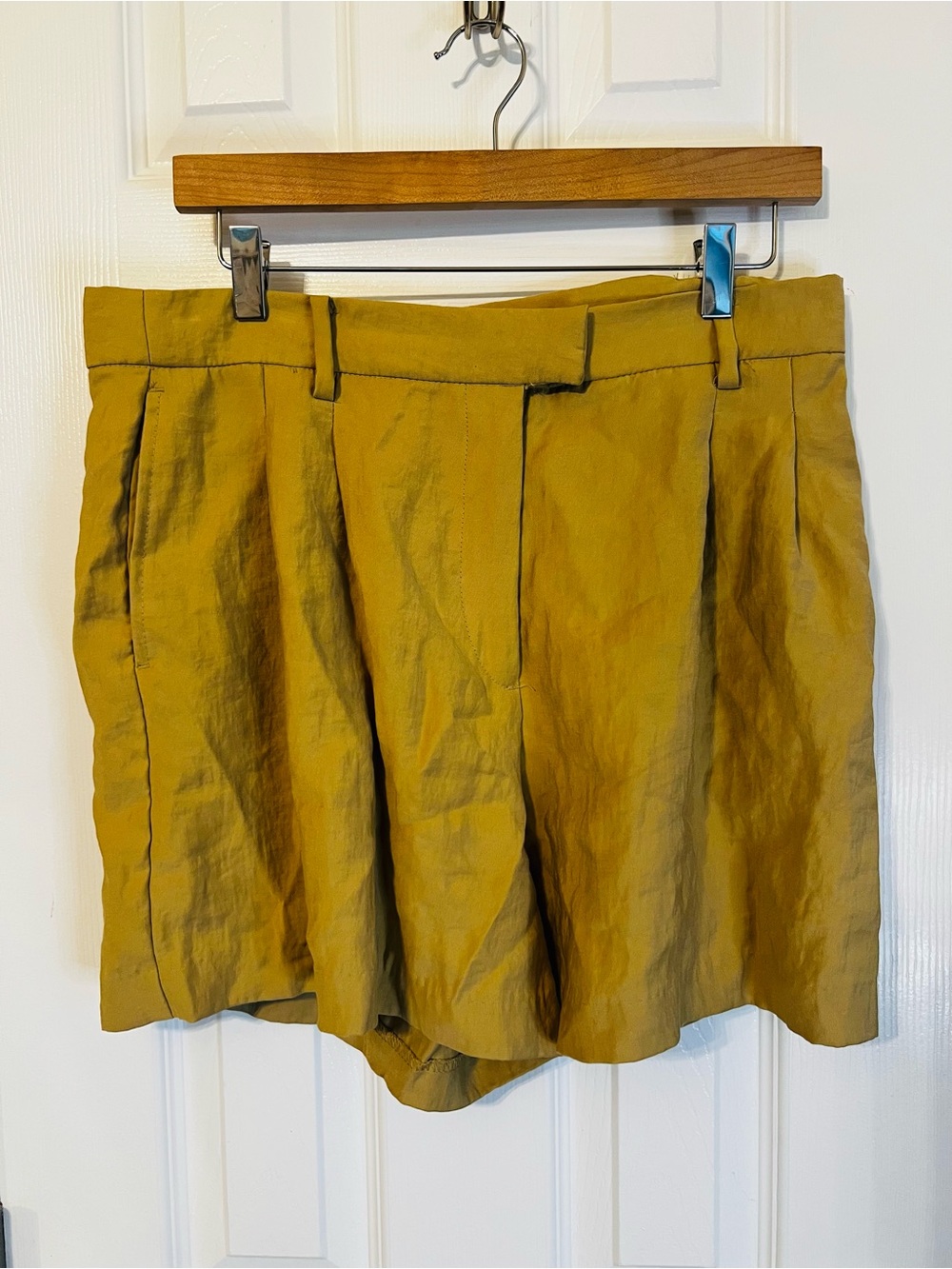 H&M Pleated High-Waist Shorts - Mustard Yellow